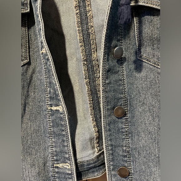 Cropped Denim Jacket with Knit Sleeves - Picture 5 of 7